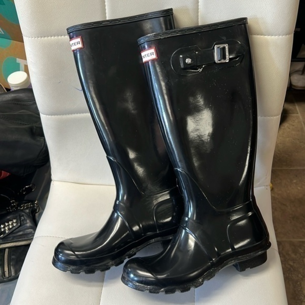 Hunter Black Gloss Tall Rain Boot Size US7M